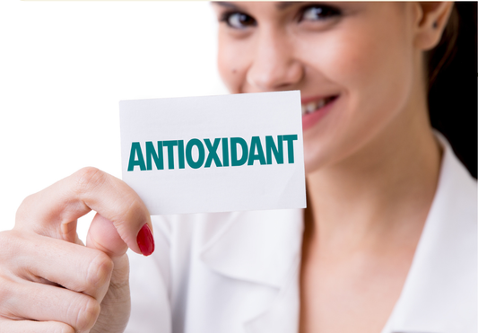 How Antioxidants Help Reverse Visible Signs of Aging Skin